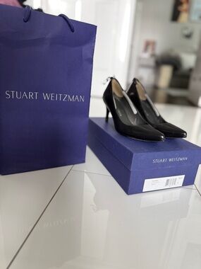 Stuart Weitzman Black Pointed Toe Leather Pumps